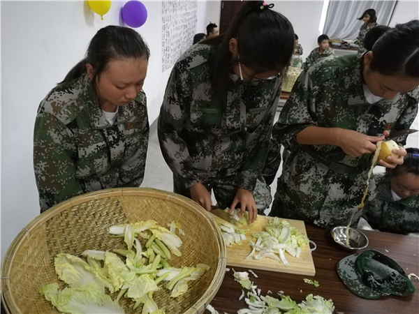 厨艺争霸赛正在进行中