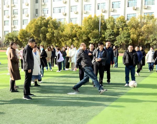 1学校领导参加庆祝活动 (3)_副本