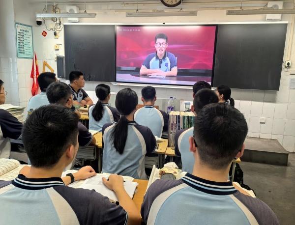 3优秀学生代表李京涛发言_副本_副本