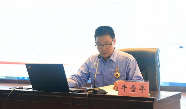 1全国劳动模范、中华技能大奖、全国技术能手、全国五一劳动奖章、中原大工匠、航空工业郑飞公司加工中心操作工、高级技师牛雪平作报告