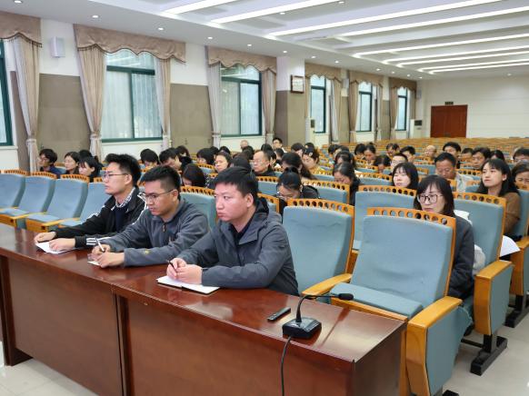 以考促研明方向，凝心聚力谱新篇——郑州市第十九高级中学2028届高一年级月考质量分析会顺利召开