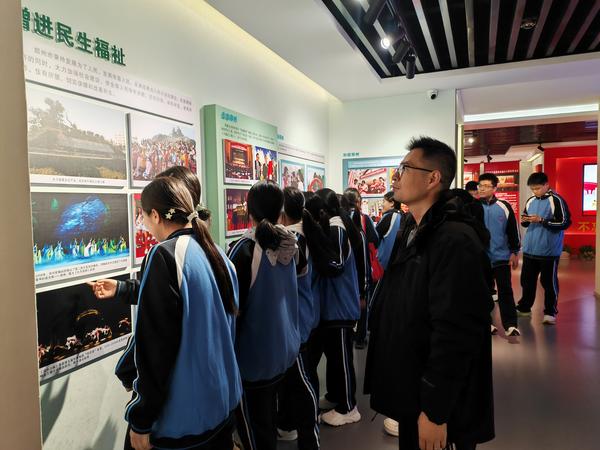 2152bd725bc9b38b4845ba5bc65f3767 2152bd725bc9b38b4845ba5bc65f3767