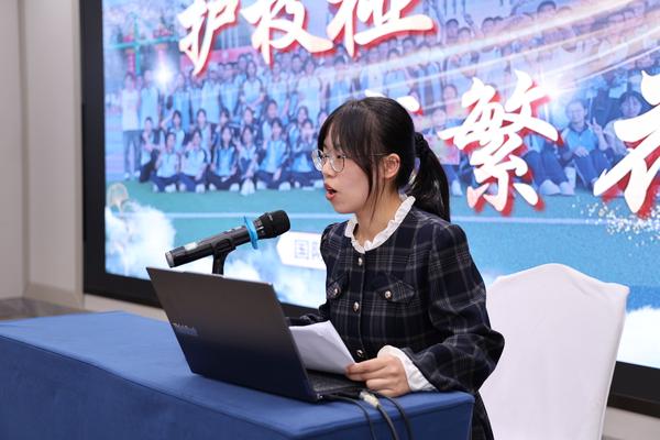7国际部班主任代表马志茹老师发言