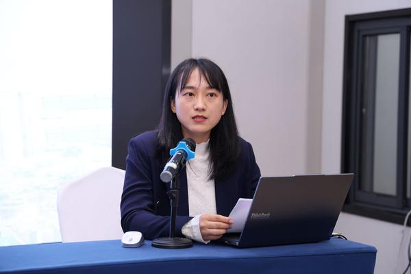 8高一年级长司玉娜老师发言