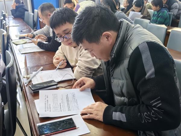 5老师们根据素材现场命题2