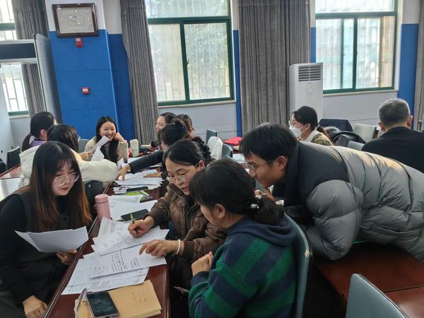 6老师们根据素材现场命题3