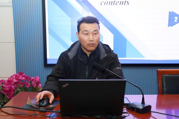 9数学备课组长刘宁老师发言