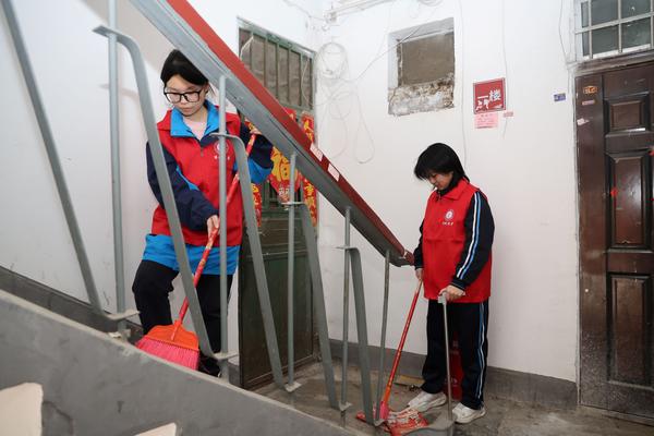 打扫楼道