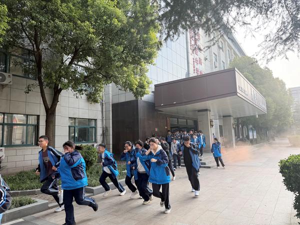 应急避险及疏散演练 应急避险及疏散演练