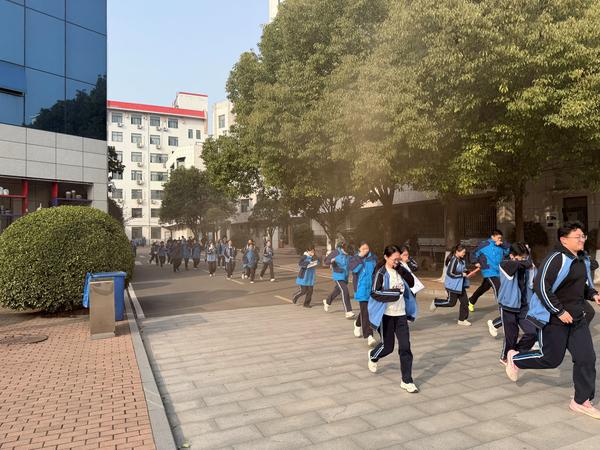 应急避险及疏散演练 (6) 应急避险及疏散演练 (6)